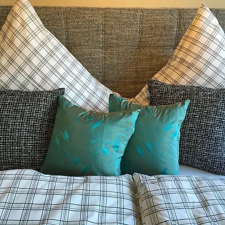 Moselschoen アパート ブローデンバッハ